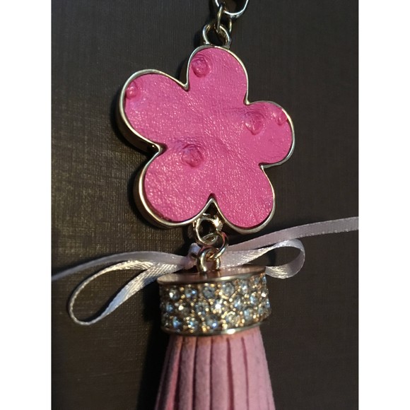 Bag Charm Flower Shape Crystals and Tassel-PINK or BLACK - Picture 8 of 13